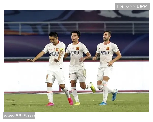 武汉足球队的团队协作之道：如何在赛场上实现默契配合与胜利